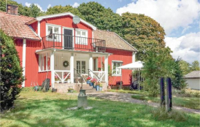 Three-Bedroom Holiday Home in Halltorp